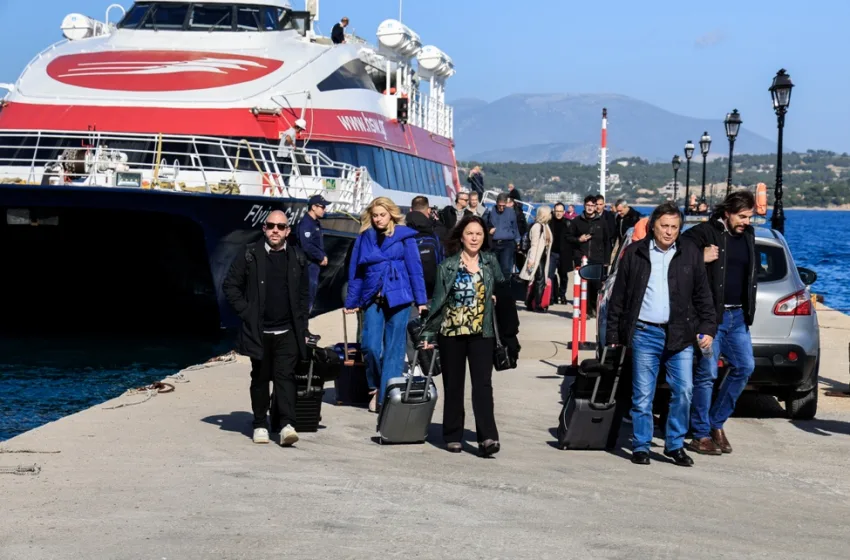 Σπέτσες: Στο νησί 10 βουλευτές του ΣΥΡΙΖΑ με το πλοίο της γραμμής – Το πρόγραμμα