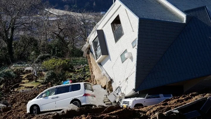  Ιαπωνία: Έφτασαν τους 62 οι νεκροί από τον σεισμό – Μάχη με το χρόνο για επιζώντες