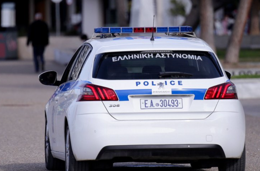  Θεσσαλονίκη: Περιπολικό όχημα της ΕΛΑΣ έπιασε φωτιά εν κινήσει