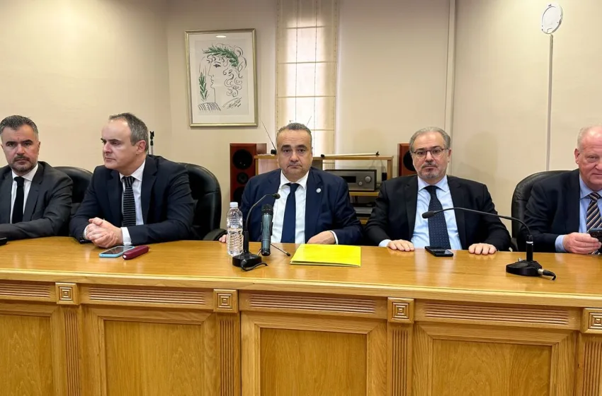  Δικηγορικοί σύλλογοι για Τέμπη: Τίμησαν την επέτειο με συμπληρωματικό υπόμνημα