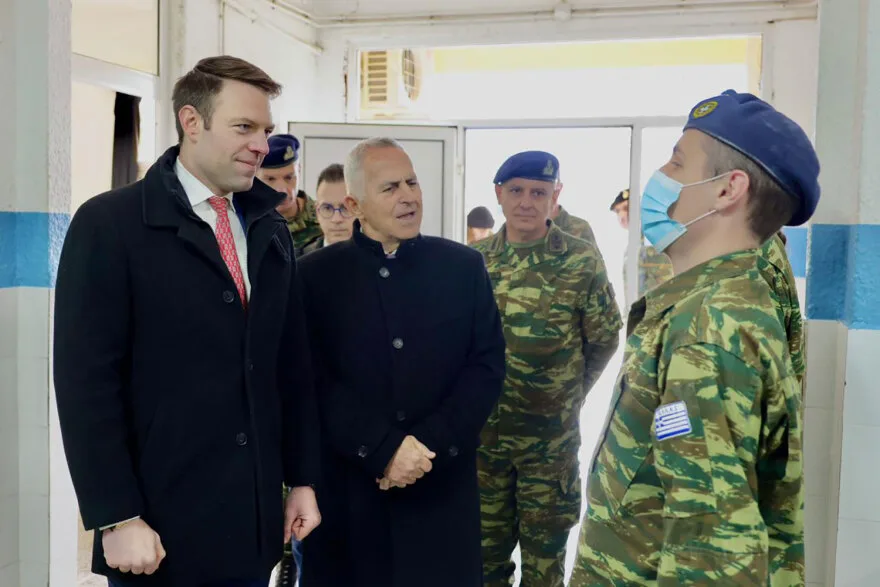 kasselakis stratos stratiotiki thiteia thuva jpg