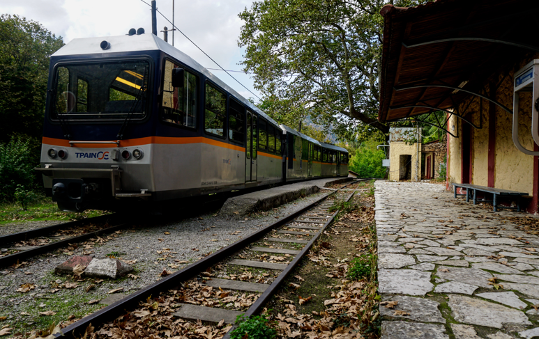  Συναγερμός στα Καλάβρυτα: Κατολίσθηση στον Οδοντωτό – Εγκλωβισμένοι 90 επιβάτες