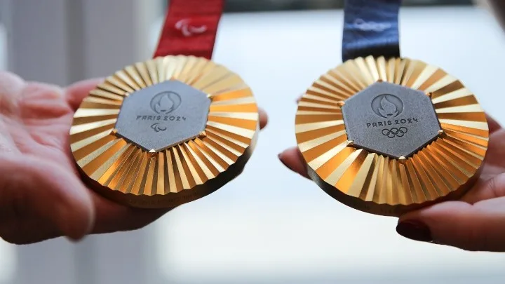  Κομμάτια από τον Πύργο του Αϊφελ στα Ολυμπιακά μετάλλια