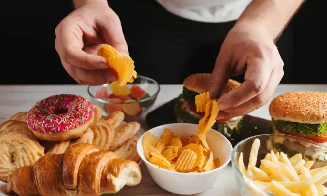  Σοβαρός κίνδυνος από υπερεπεξεργασμένα τρόφιμα όπως αλλαντικά, κατεψυγμένες πίτσες και γλυκά -Οι 32 ασθένειες και ο καρκίνος
