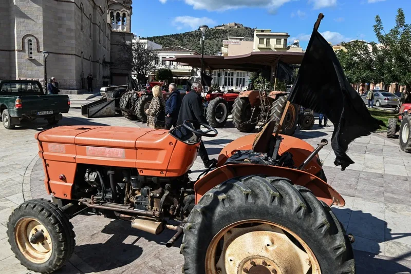  Αγρότες: Μπλόκα με αναμμένες μηχανές-Μεγάλο συλλαλητήριο στα Φάρσαλα-Βορίδης: Ρεύμα λίγο πάνω από τα 7 λεπτά/KWh