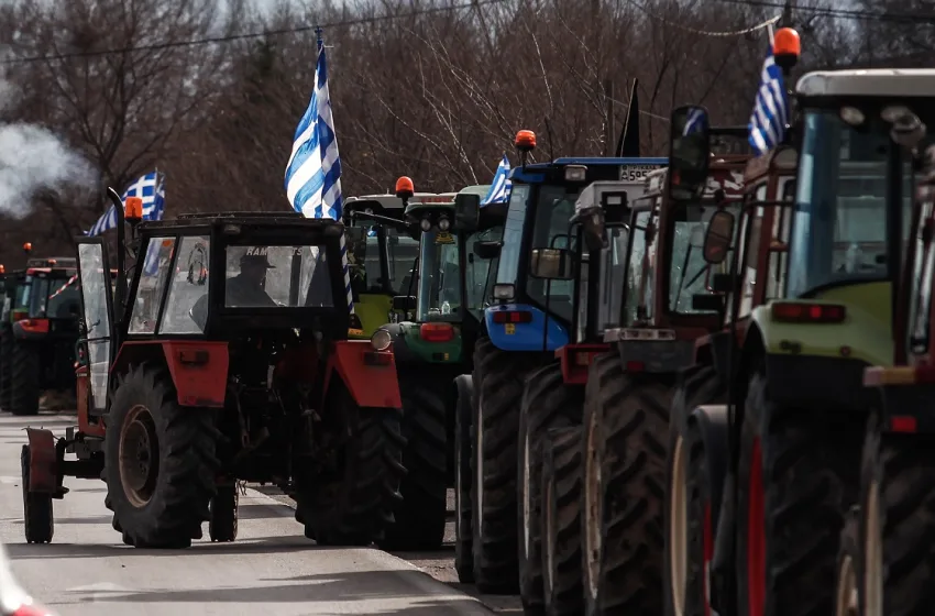  Κλιμάκωση στη Βόρεια Ελλάδα: Οι αγρότες κλείνουν την Εθνική, αποκλείουν φορτηγά στο μεθοριακό σταθμό Νίκης