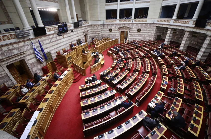  Γάμος Ομοφύλων: Τρικυμία σε ΝΔ, ΣΥΡΙΖΑ και ΠΑΣΟΚ πριν την ψηφοφορία-Ποιοι βουλευτές καταψηφίζουν ή απέχουν