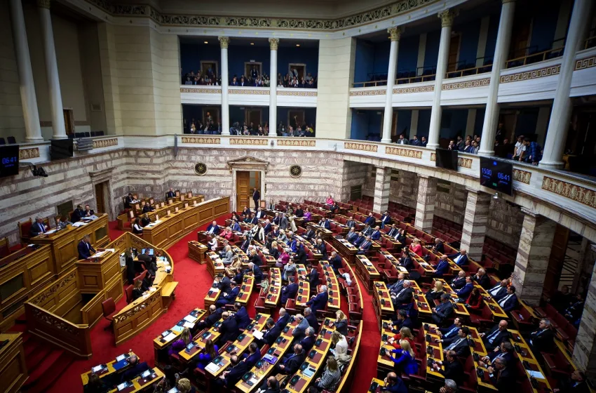  Γάμος ομοφύλων: “Όχι” και αποχή σε ΝΔ, ΣΥΡΙΖΑ, ΠΑΣΟΚ- Τρεις υφυπουργοί και ένας υπουργός απόντες