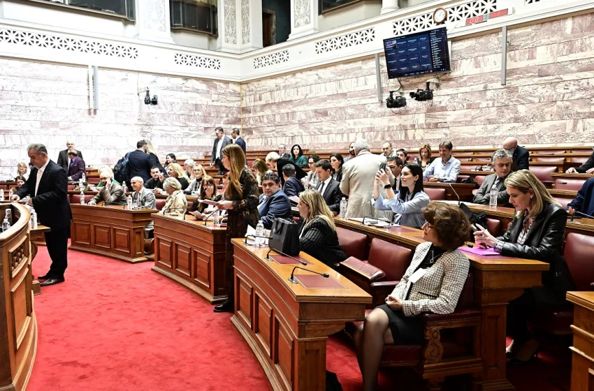  Γάμος Ομοφύλων: Η ονομαστική ψηφοφορία προβληματίζει τον ΣΥΡΙΖΑ- Δεν αποκλείεται αίτημα της ΝΔ