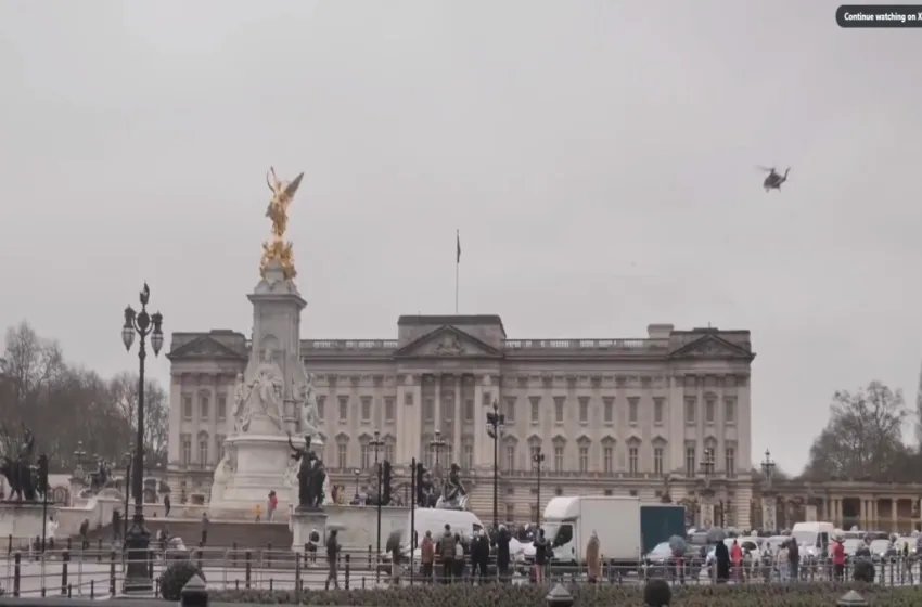  Βρετανία: Ο Κάρολος επέστρεψε στο Λονδίνο για τις θεραπείες του