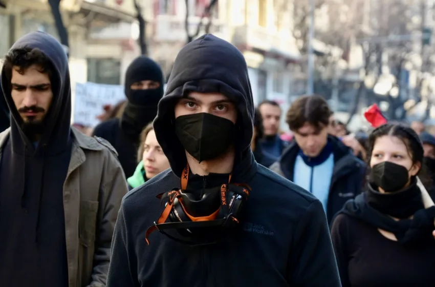  Θεσσαλονίκη: Ένταση, πέτρες και δακρυγόνα μετά την ολοκλήρωση φοιτητικής πορείας