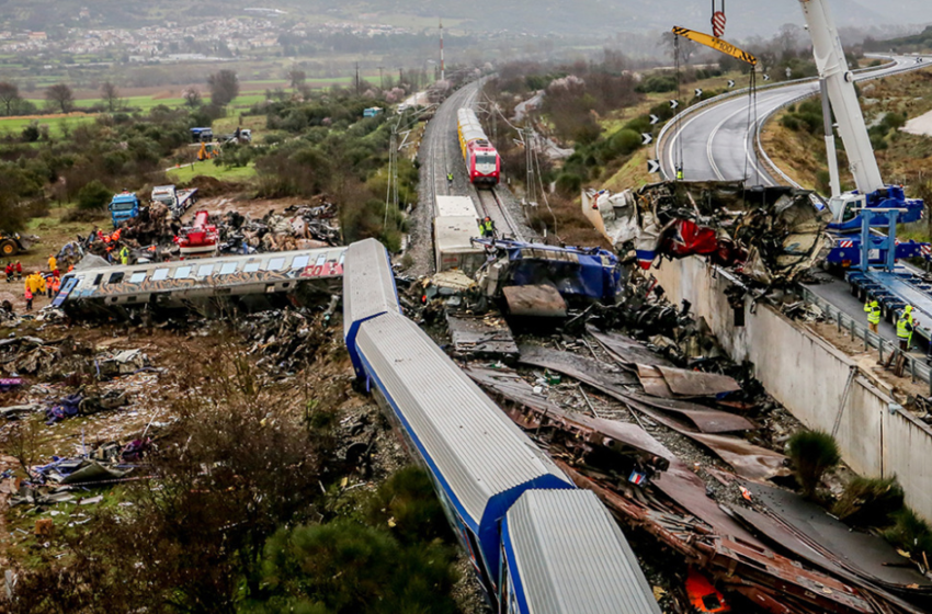  Κοκοτσάκης: Οι φωτογραφίες που δείχνουν μπάζωμα και αλλοίωση του σημείου του δυστυχήματος στα Τέμπη
