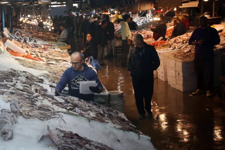  Σαρακοστιανό τραπέζι – Κατάμεστη η αγορά – ”Σταθερές οι τιμές” λένε οι επαγγελματίες