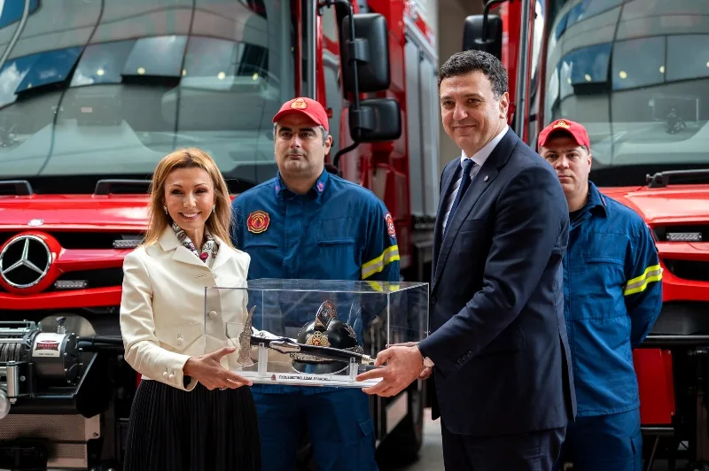  Ένωση Ελλήνων Εφοπλιστών: Δωρεά πέντε οχημάτων στην Πυροσβεστική