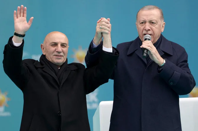  Εθνικιστικές κορώνες Ερντογάν για να κερδίσει την Κωνσταντινούπολη από τον Ιμάμογλου