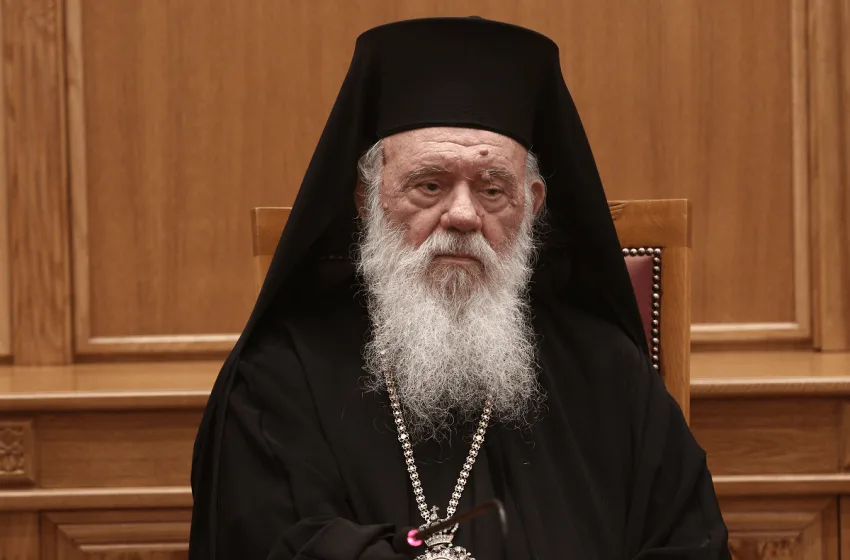  Αρχιεπίσκοπος Ιερώνυμος: Η Εκκλησία δεν εκδικείται, αγαπάει, αλλά δεν φεύγει από τις θέσεις της