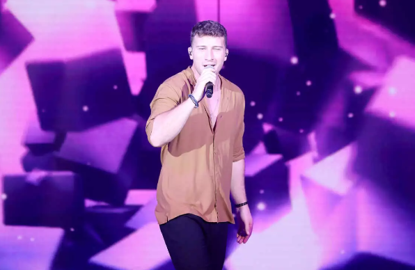  Γνωστός τραγουδιστής ενεπλάκη σε τροχαίο δυστύχημα – Νεκρός ένας 19χρονος