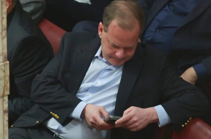  Τέμπη: “Δειλός ο Καραμανλής, κρύβεται πίσω από το όνομά του”- Τι είπε η αδελφή θύματος