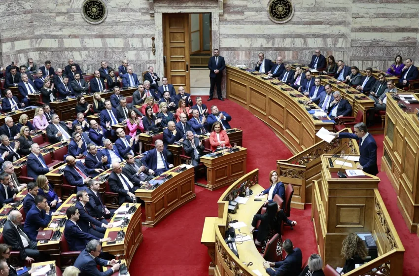  ΒΟΥΛΗ LIVE Σε εξέλιξη η ονομαστική ψηφοφορία επί της πρότασης δυσπιστίας