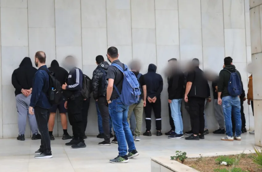  Στην Ευελπίδων οι 31 από τους 67 συλληφθέντες για τη δολοφονία Λυγγερίδη – ”Τα έργα και οι ημέρες” των Χούλιγκανς