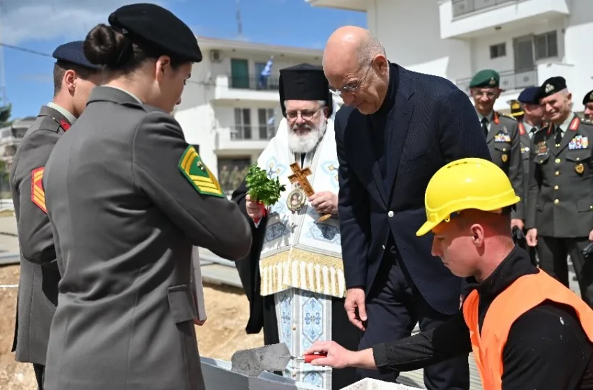   Δένδιας: Η πρώτη φάση κατοικιών των Ενόπλων Δυνάμεων περιλαμβάνει 702 διαμερίσματα σε 54 συγκροτήματα