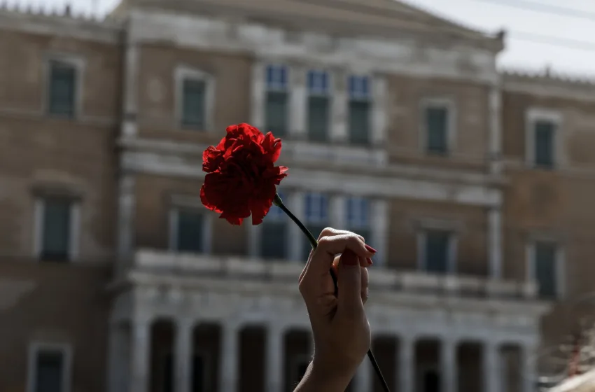  Εργατική Πρωτομαγιά: Σε απεργιακό κλοιό η χώρα -Πώς θα κινηθούν ΜΜΜ -Καλέσματα συμμετοχής στις συγκεντρώσεις