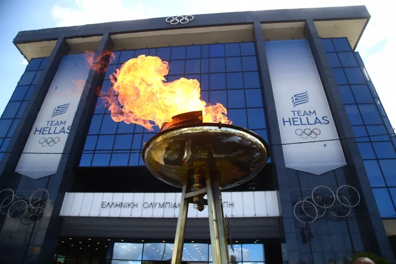  Ολυμπιακή Φλόγα: Πλήθος κόσμου στην Ακρόπολη