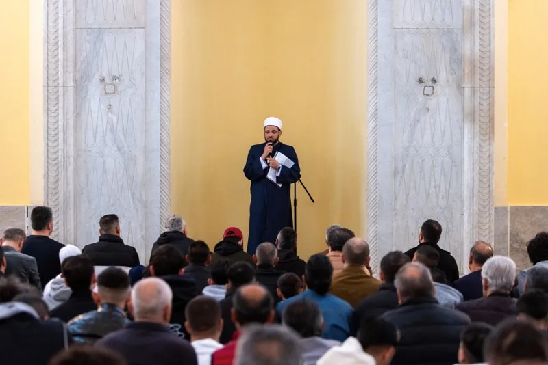 Γενί Τζαμί: Άνοιξε μετά από 102 χρόνια για το Ραμαζάνι