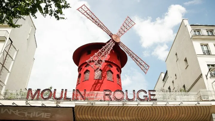  Moulin Rouge: Έσπασαν τα φτερά στον μύλο του διάσημου καμπαρέ