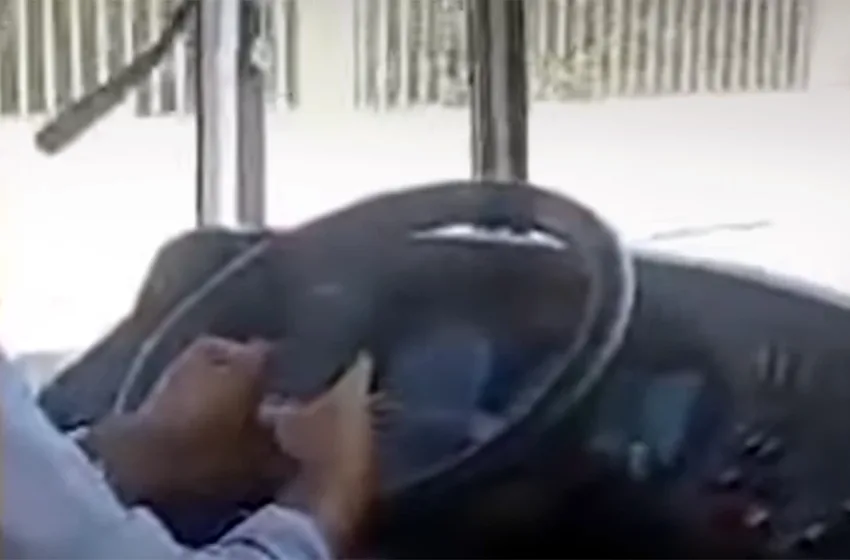  Χανιά: Οδηγός ΚΤΕΛ έπαιζε με το κινητό του ενώ ήταν σε δρομολόγιο