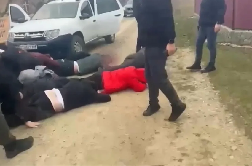  Ουκρανία:Πιάνουν στα σύνορα και ξυλοκοπούν πολίτες που αποφεύγουν τη στράτευση (vid)