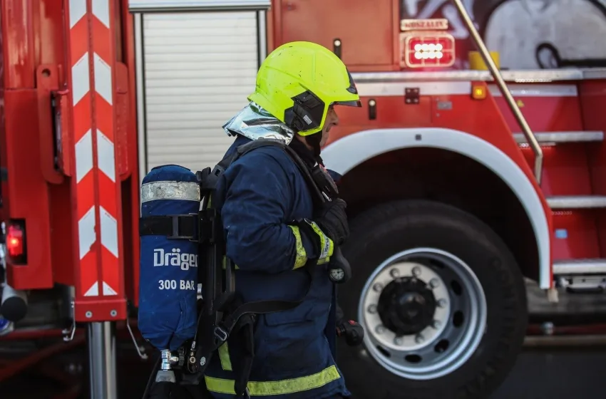  Φωτιά σε διαμέρισμα στη Νέα Σμύρνη -Στο νοσοκομείο γυναίκα που απεγκλωβίστηκε