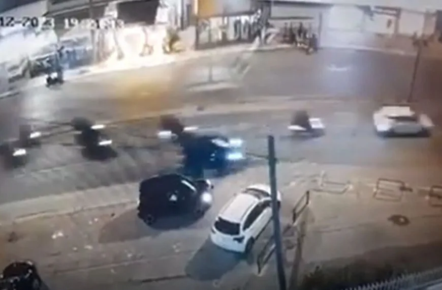 Ρέντη/Βίντεο ντοκουμέντο:Το κομβόι των χούλιγκανς λίγο πριν την επίθεση στους αστυνομικούς