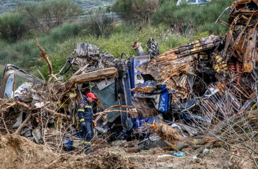  Tέμπη: Έρευνα της εισαγγελίας στη Λάρισα για το μπάζωμα στο σημείο της τραγωδίας