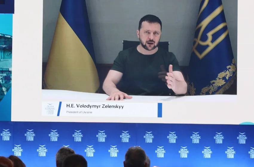 Παρέμβαση Ζελένσκι από τους Δελφούς: Πρέπει να κερδίσει η Ουκρανία, χρειαζόμαστε όπλα