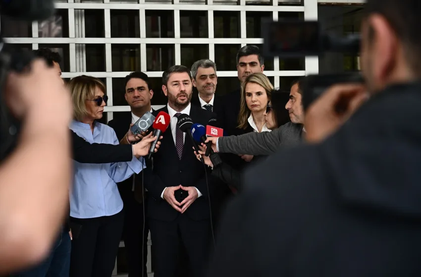  Ανδρουλάκης: Διπλή επίθεση σε Μητσοτάκη-Κασσελάκη – Συναντήθηκε με Αδειλίνη στον ΑΠ για Τέμπη, διαφθορά