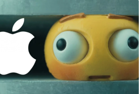  Κατακραυγή για τη νέα διαφήμιση της Apple για το πιο λεπτό προϊόν στην ιστορία της