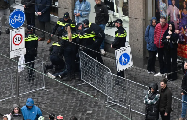  Η αστυνομία διέλυσε φοιτητική κατάληψη για τη Γάζα στο Άμστερνταμ