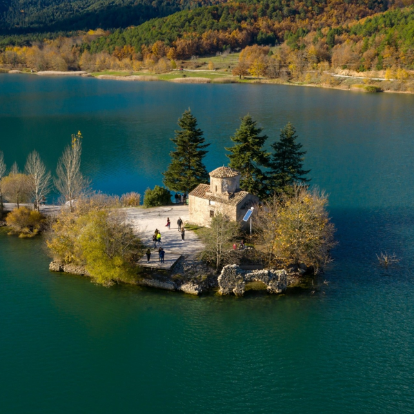 Λίμνη Δόξα: Η καρδιά της ορεινής Κορινθίας-Ένας επίγειος παράδεισος, μια ανάσα από την Αθήνα