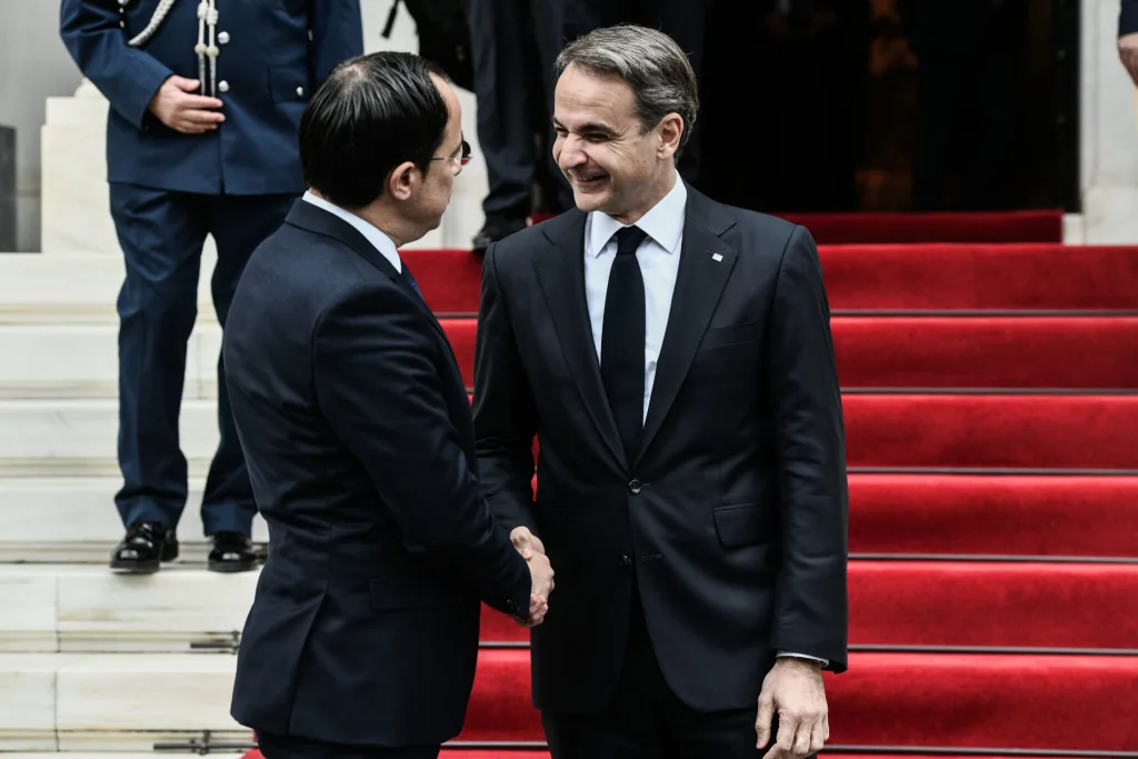 mitsotakis xristodoulidis