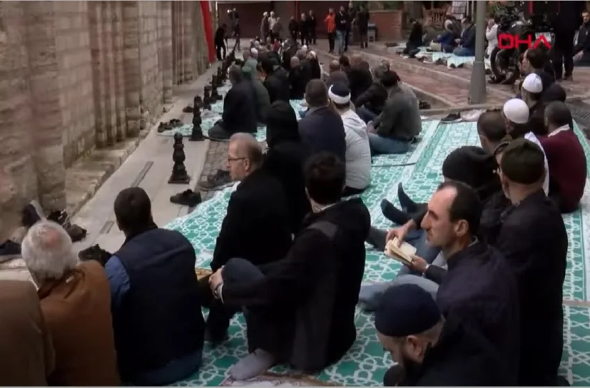  Μονής της Χώρας: Μεγάλη προσέλευση μουσουλμάνων για την προσευχή της Παρασκευής- (βίντεο)