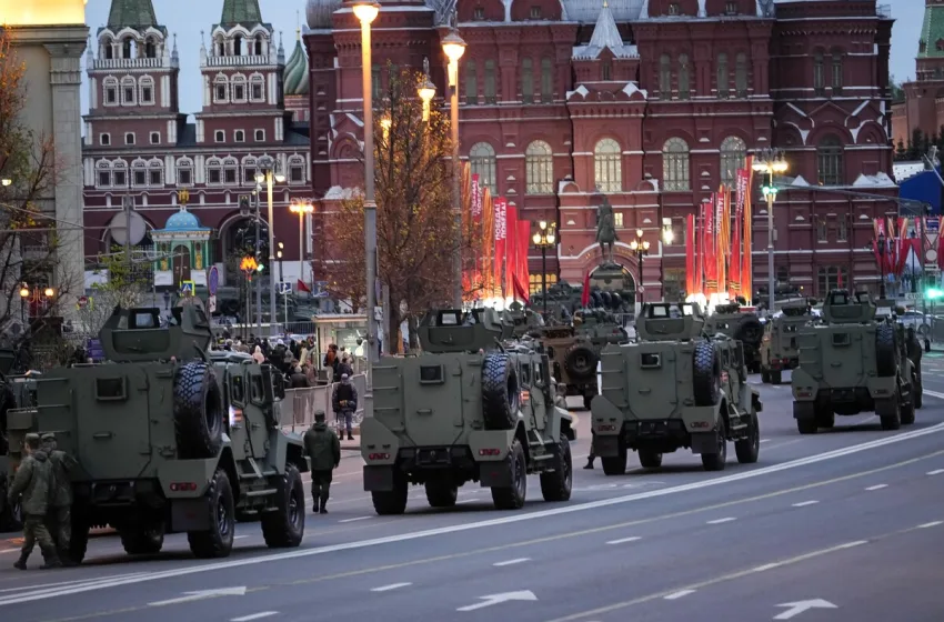  Μόσχα: Πρόβα στην Κόκκινη Πλατεία για την “Παρέλαση της Νίκης” (εικόνες)