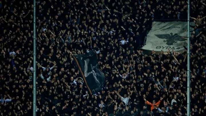  Συναγερμός στην Θεσσαλονίκη – “Σπάνε” το μπλόκο της Αστυνομίας οι οπαδοί του ΠΑΟΚ