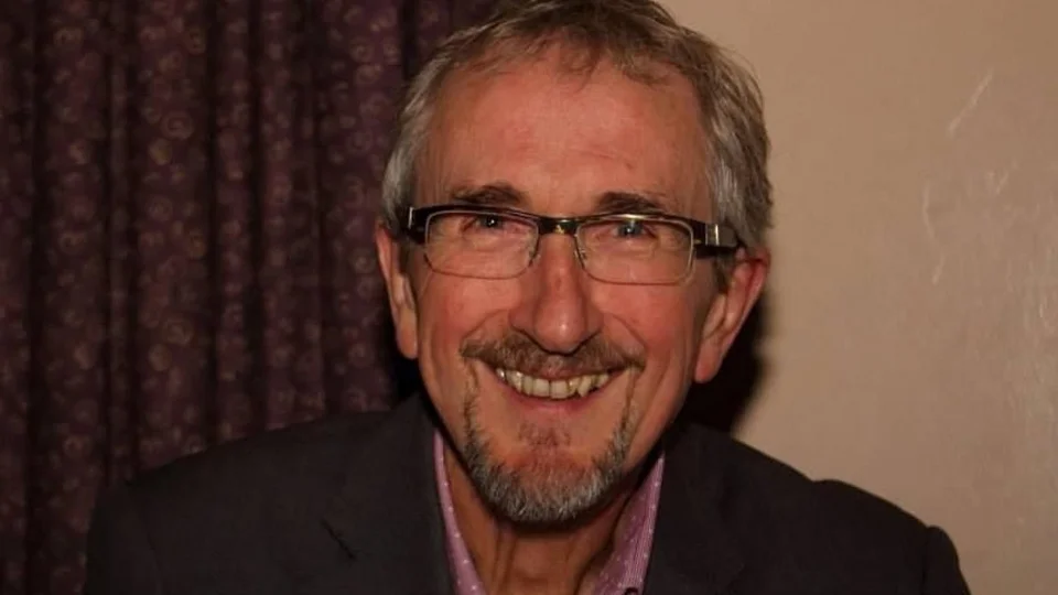 ptisi singapore tzofri kitsen nekros vretanos traumaties