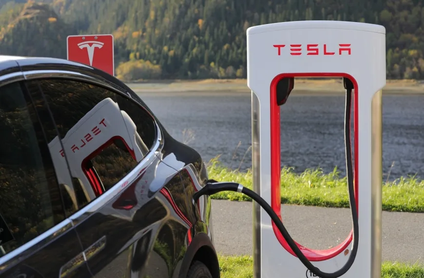 Γιατί πέφτουν οι πωλήσεις ηλεκτρικών αυτοκινήτων;- Η επικράτηση της Κίνας έναντι της Tesla και των ευρωπαϊκών εταιρειών