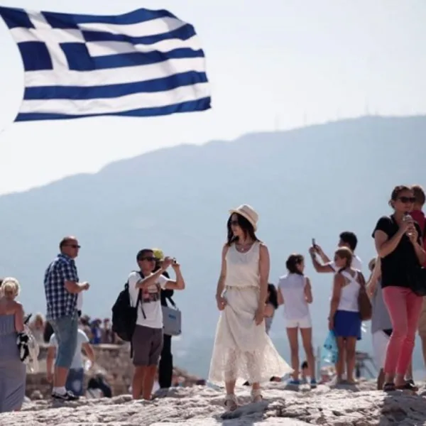Προς νέα ρεκόρ το 2025 ο ελληνικός τουρισμός