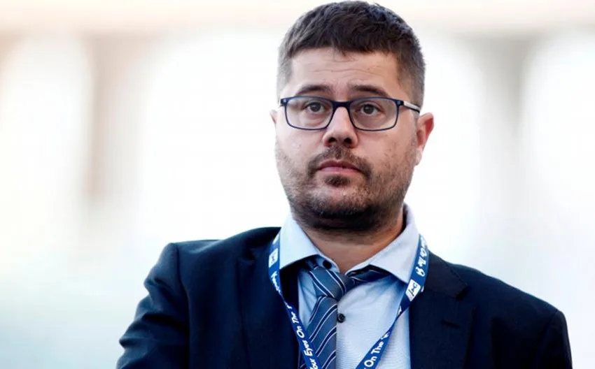  Απίθανες ατάκες Γκαγκάτση για τους διαιτητές και τα “χαρτάκια” στο ποδόσφαιρο