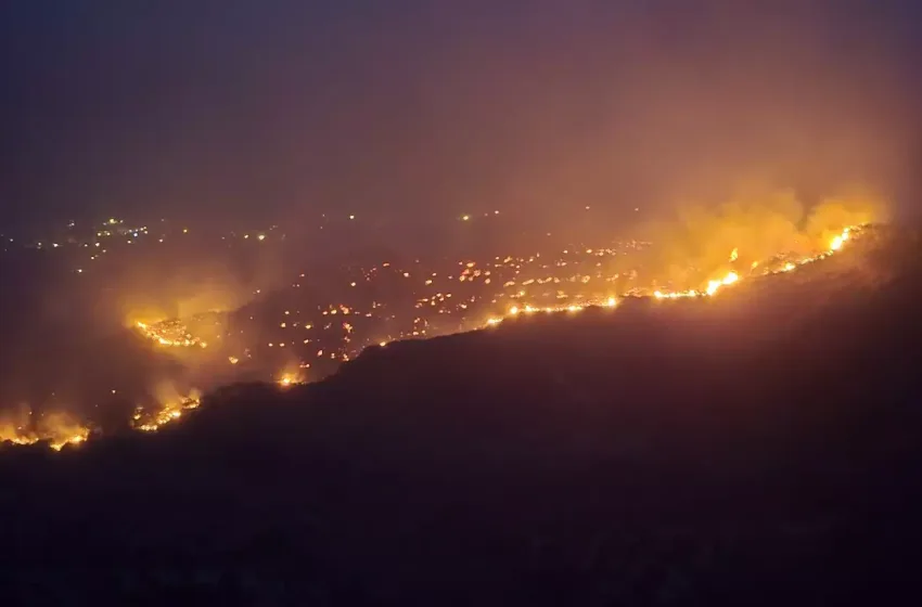  Σε εξέλιξη η φωτιά στην Ορεστιάδα- Παραμένουν οι πυροσβεστικές δυνάμεις στην περιοχή