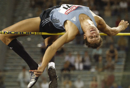  Νεκρός πρώην παγκόσμιος πρωταθλητής του στίβου – Βρέθηκε πυροβολημένος σε χωράφι