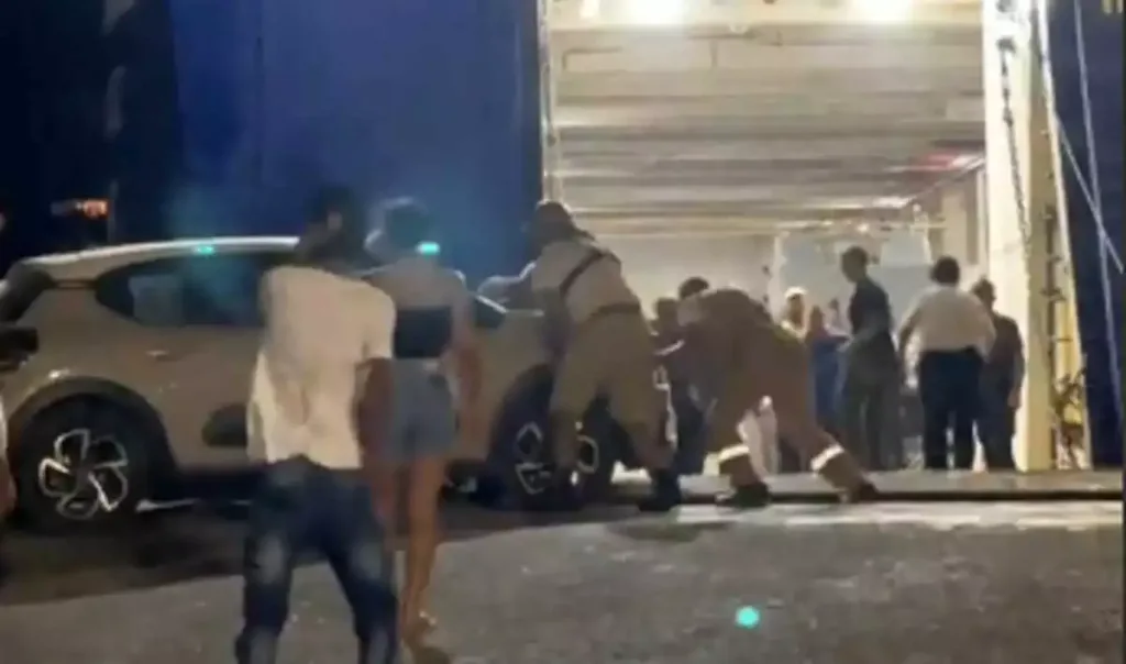 andros limani ploio odigos autokinito